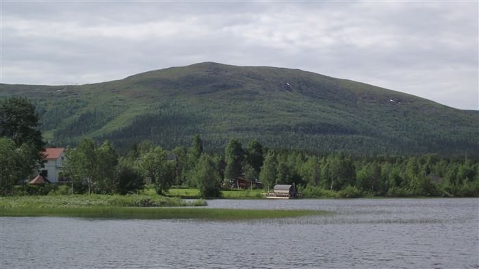 Lakeside view in the Swedish Lapland countryside near Jukkasjärvi